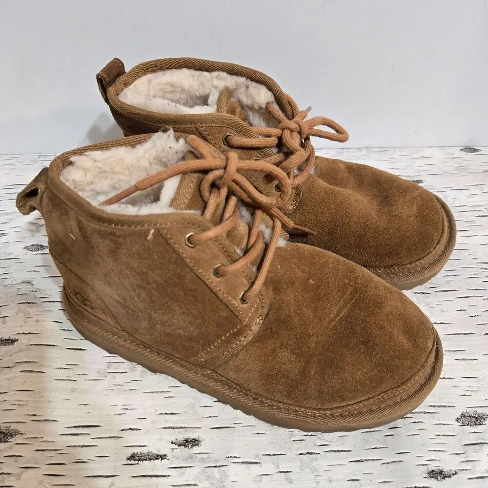 UGG Neumel II Kids Size US 3 / 35 Chestnut Suede Chukka Boots‎ Lace-Up 1017320K